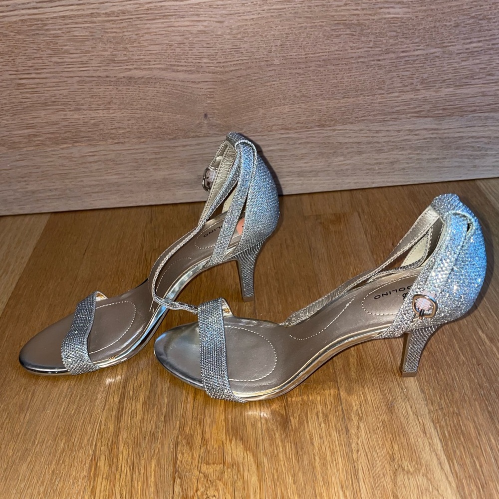 Heels - Picture 3 of 10